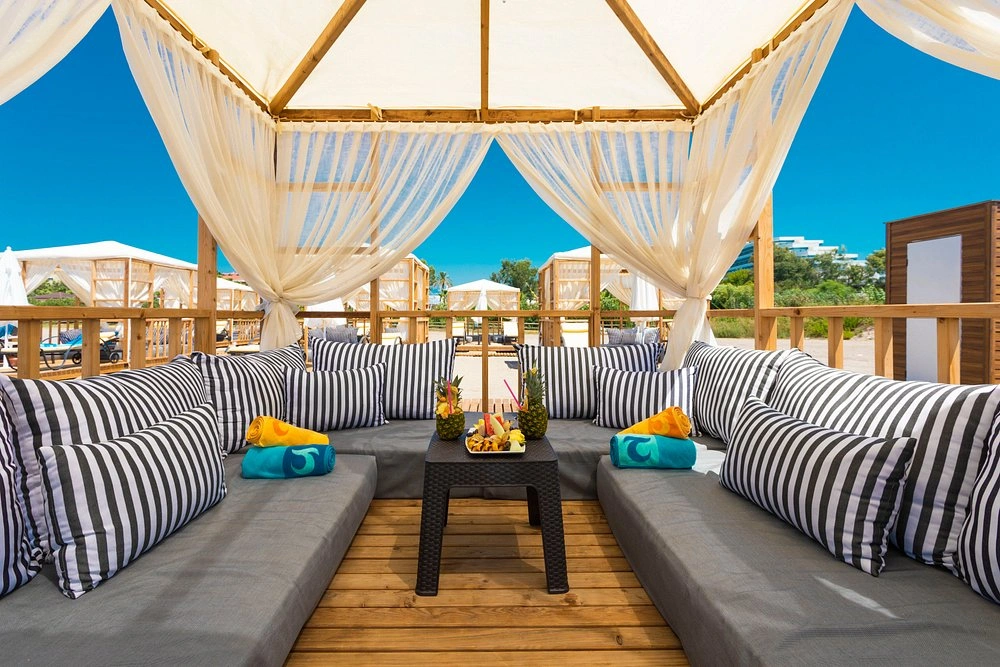 Las Piramides Resort