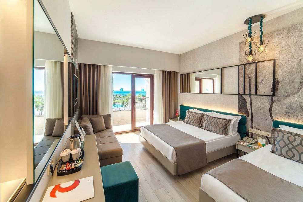 Club Hotel Turan Prince World image 2