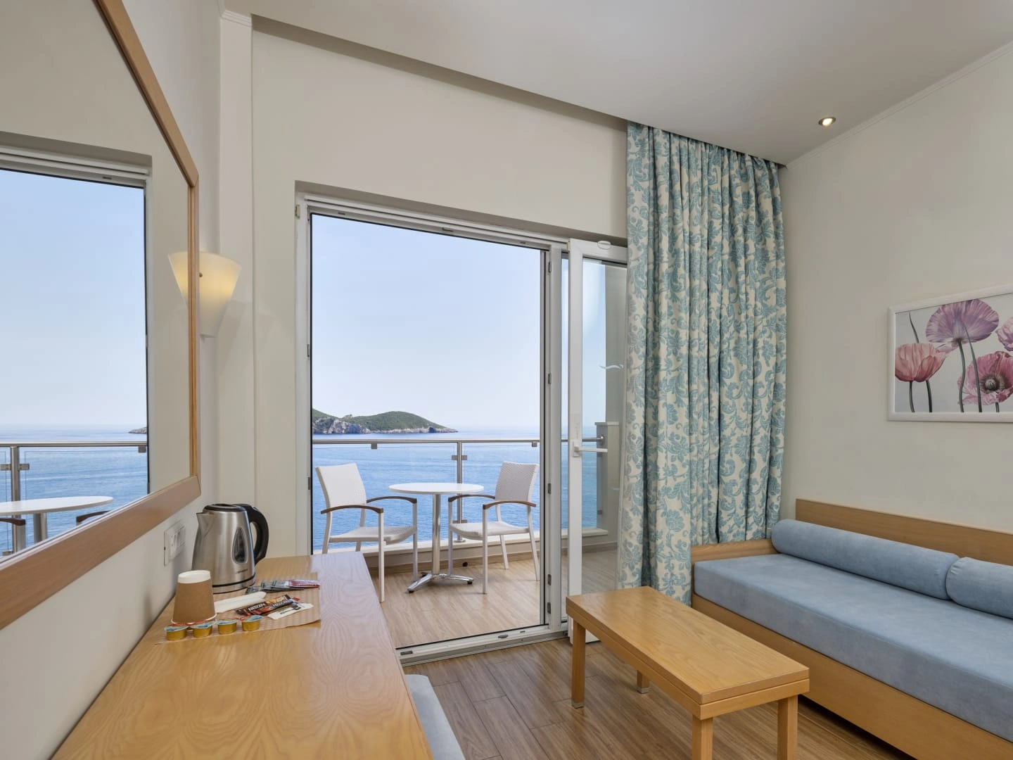 Akrotiri Beach Resort Hotel