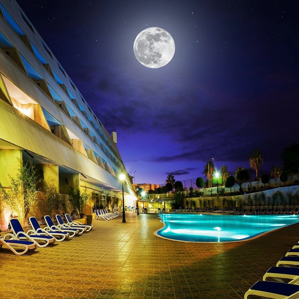 Las Piramides Resort