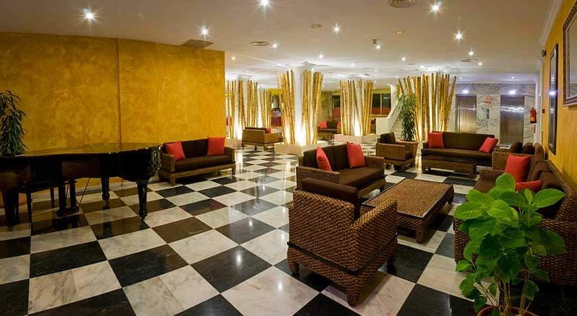Las Piramides Resort
