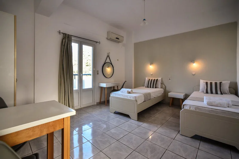 Iraklis Apartments