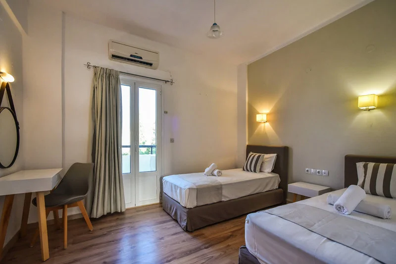 Iraklis Apartments