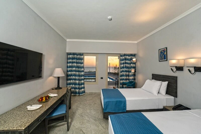Invidia Coral Beach Tiran