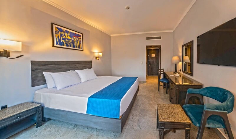 Invidia Coral Beach Tiran