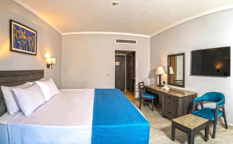 Invidia Coral Beach Tiran