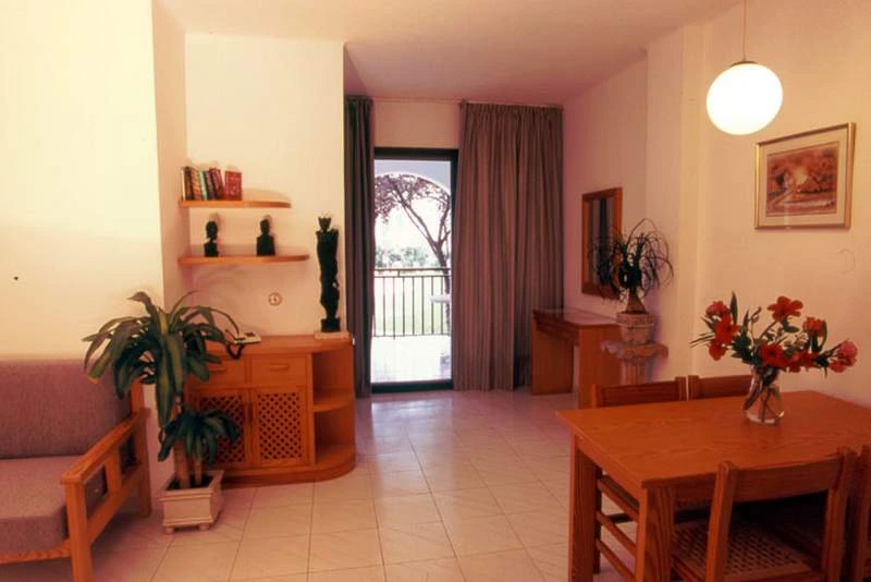 Ebano Hotel Apartments & Spa