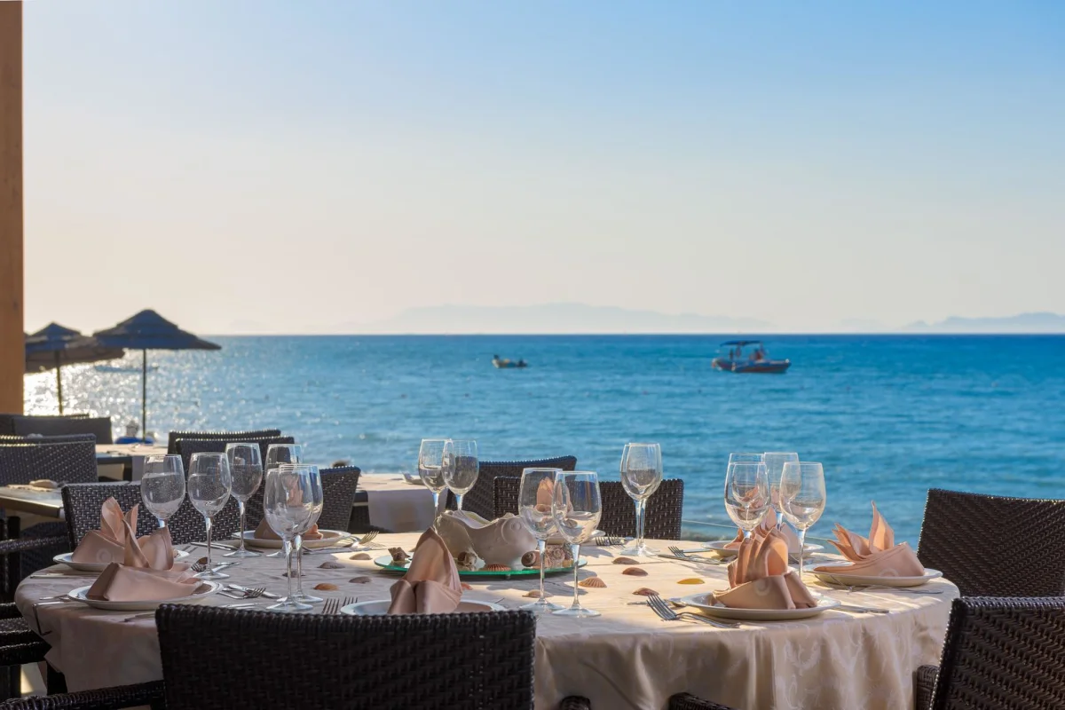Avra Beach Resort Hotel & Bungalows