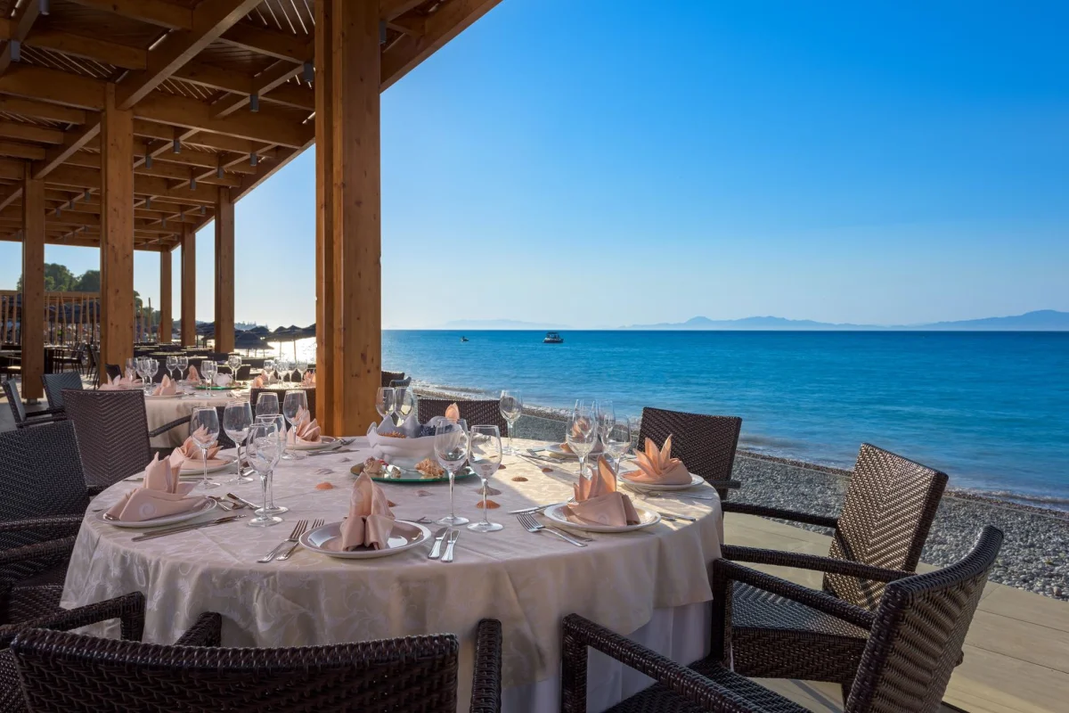 Avra Beach Resort Hotel & Bungalows