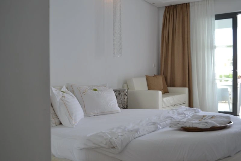 Diamond Deluxe Hotel