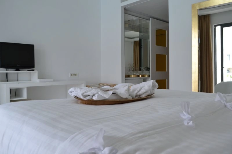 Diamond Deluxe Hotel