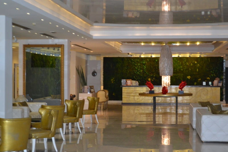 Diamond Deluxe Hotel
