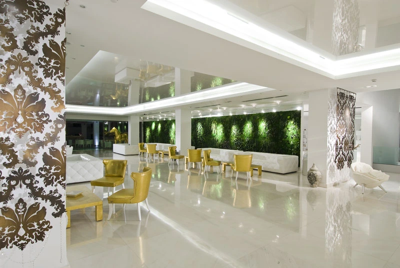 Diamond Deluxe Hotel