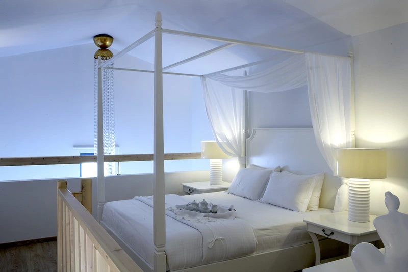 Diamond Deluxe Hotel