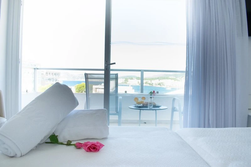 Reverence Life Hotel