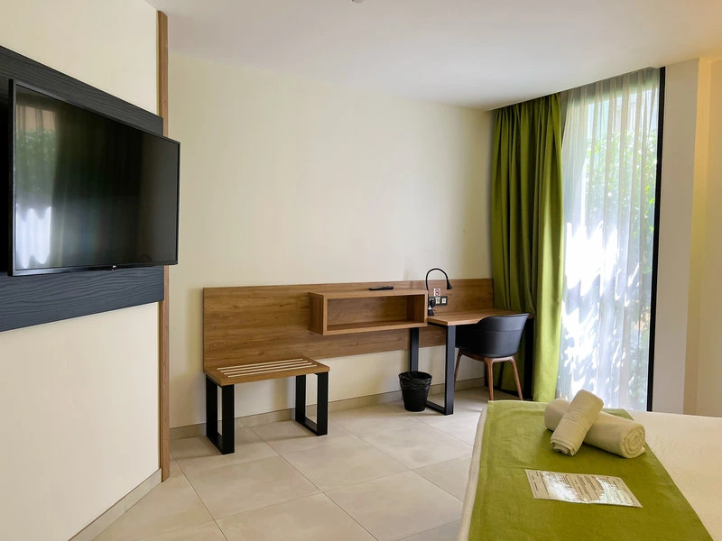 Hotel MG Poniente