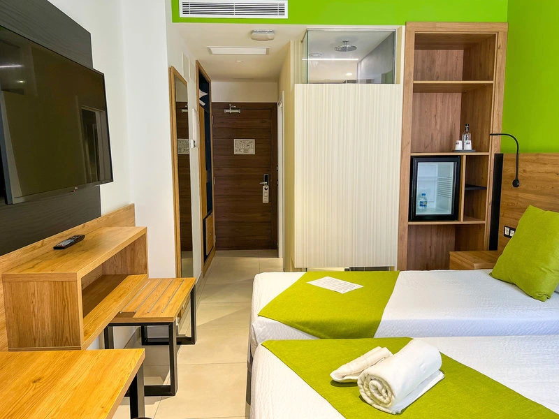 Hotel MG Poniente