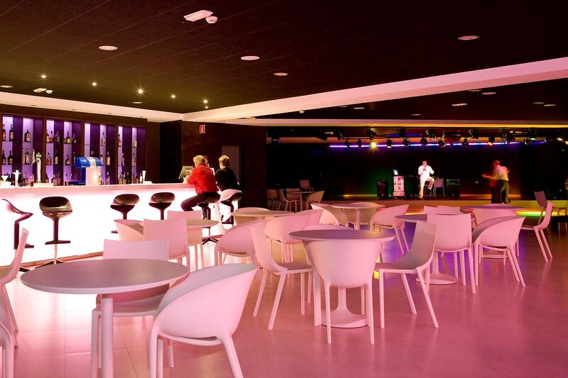 R2 Romantic Fantasia Dreams & Suites Hotel