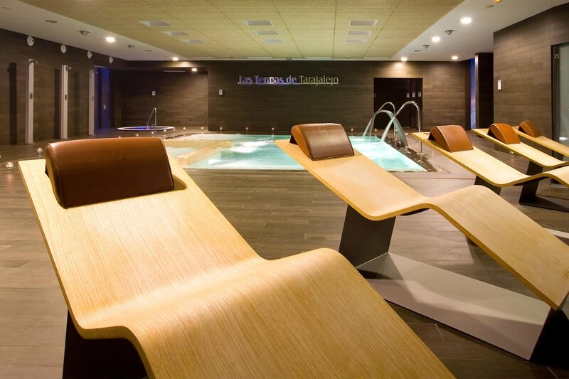 R2 Romantic Fantasia Dreams & Suites Hotel