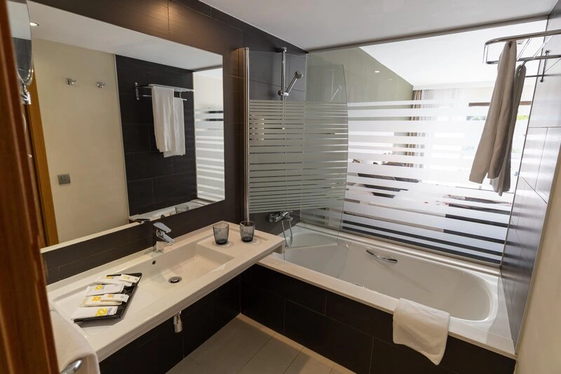 R2 Romantic Fantasia Dreams & Suites Hotel