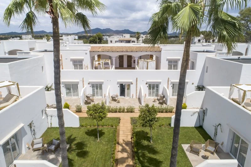 Eques Petit Resort