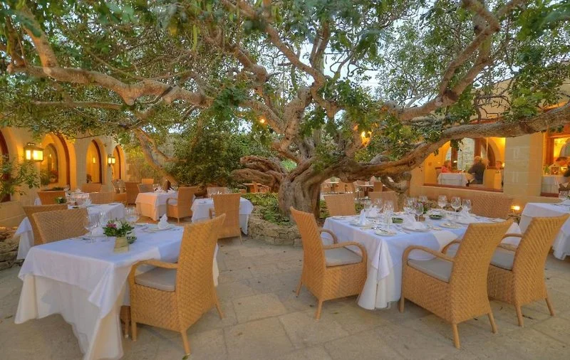  Ta'cenc Hotel