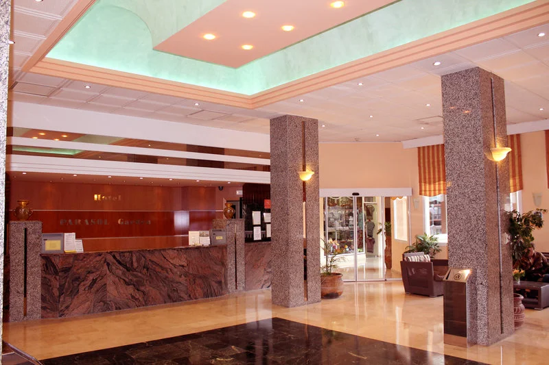 Hotel Parasol by Dorobe