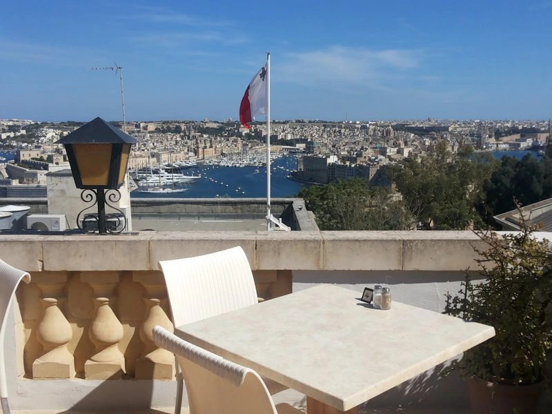 Castille Hotel