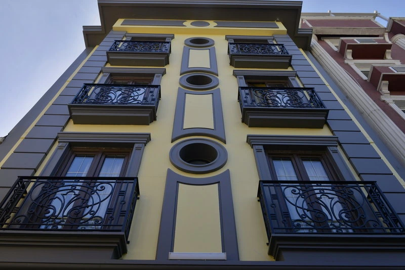 Agora Life