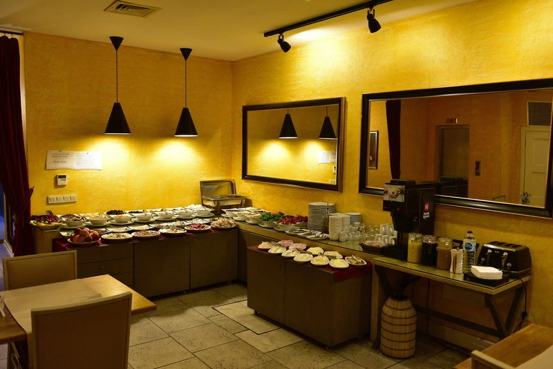 Agora Life
