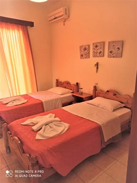 Amadeus Hawaii Studios & Apartments
