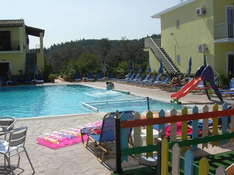 Amadeus Hawaii Studios & Apartments