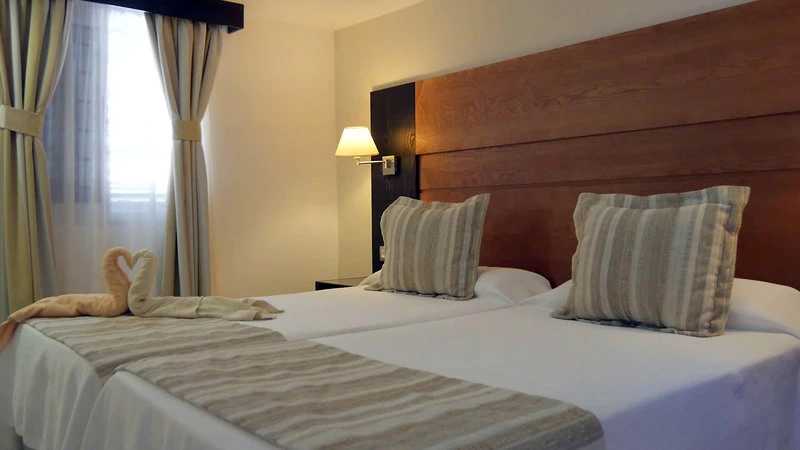 HL Miraflor Suites Hotel
