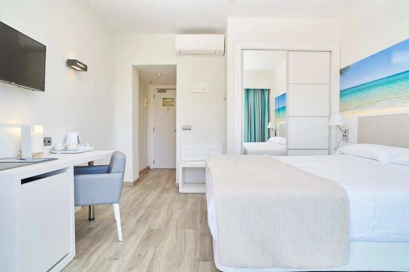 Invisa Hotel Es Pla - Adults Only