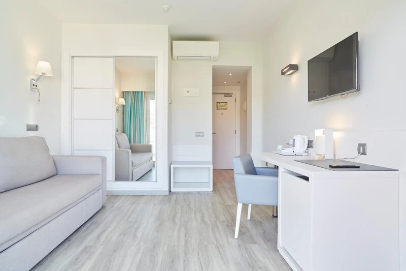 Invisa Hotel Es Pla - Adults Only