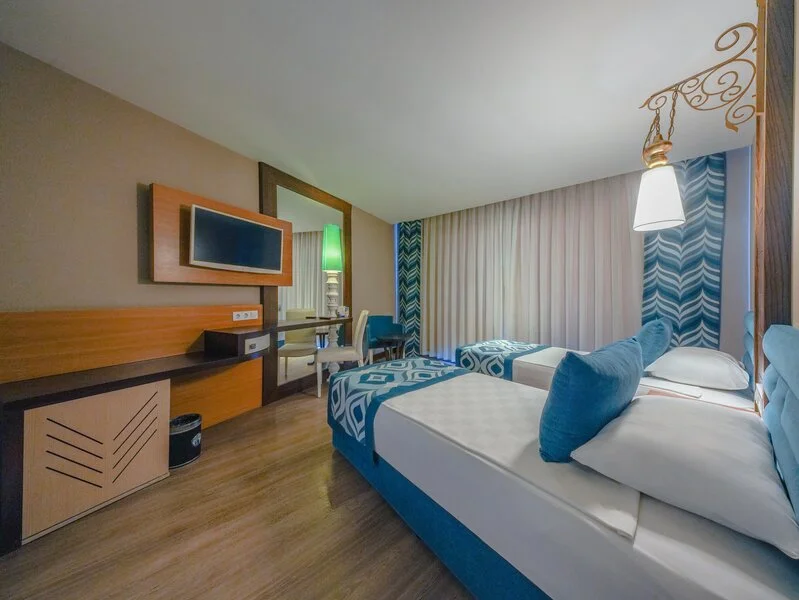 Dream World Resort & Spa