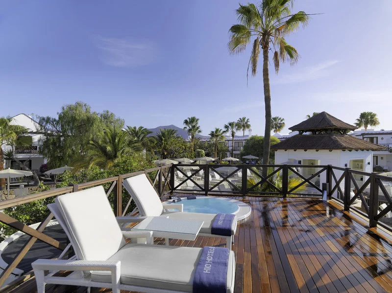 H10 Sentido White Suites