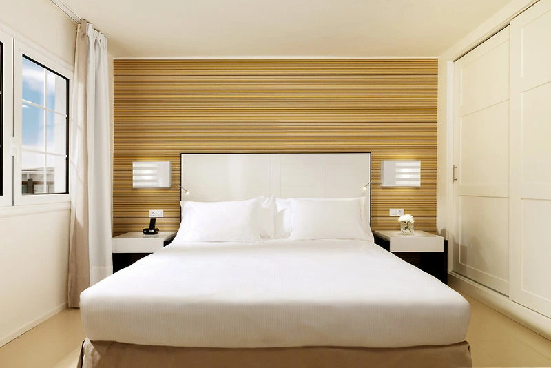 H10 White Suites