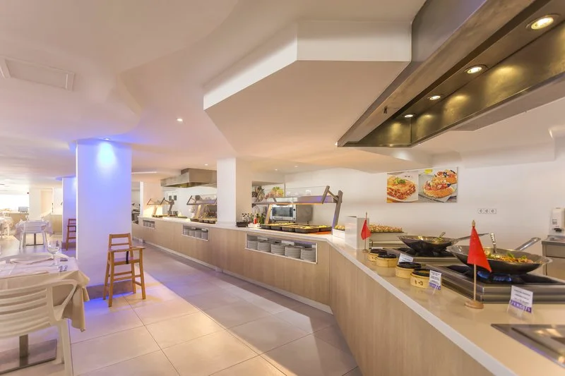 Fergus Style Cala Blanca Suites ****