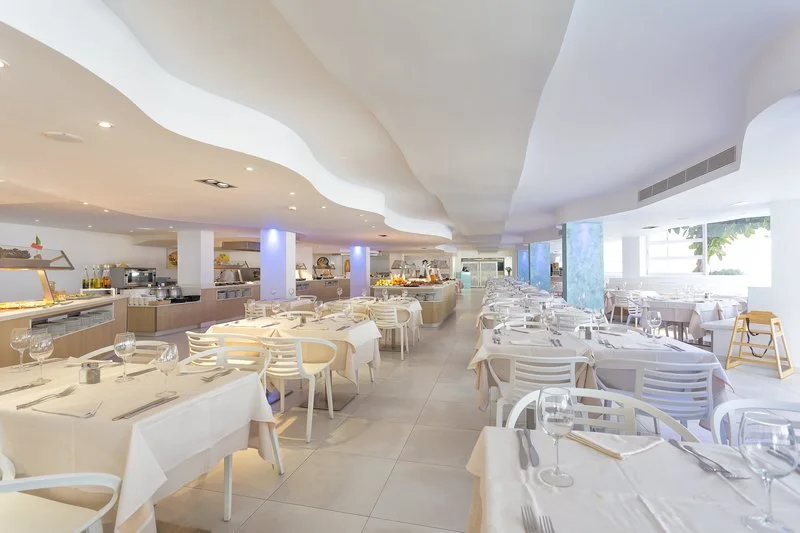 Fergus Style Cala Blanca Suites ****
