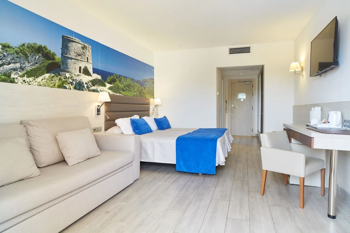 Invisa Hotel Club Cala Blanca