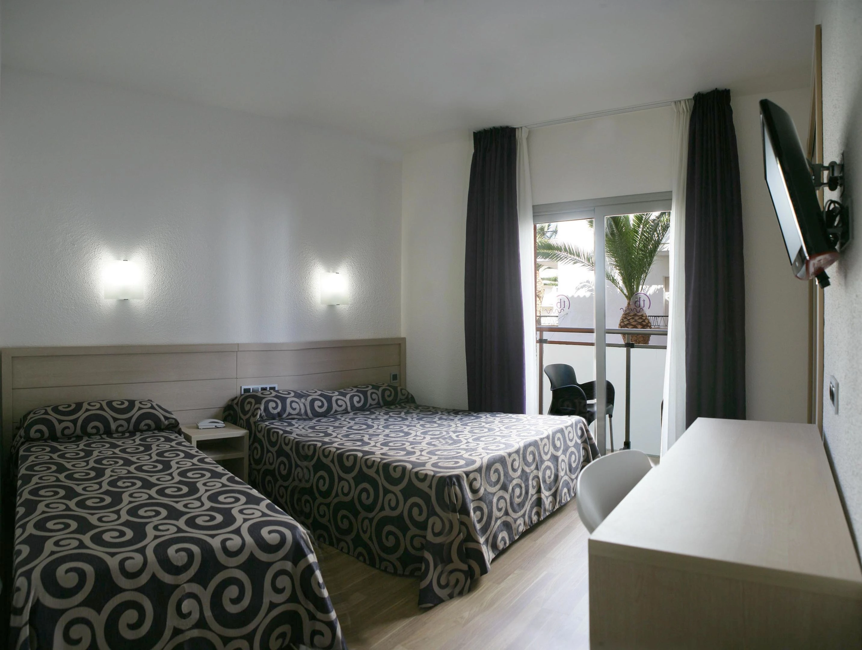 Tossa Beach Center