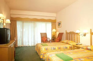  Amora Beach Resort Phuket