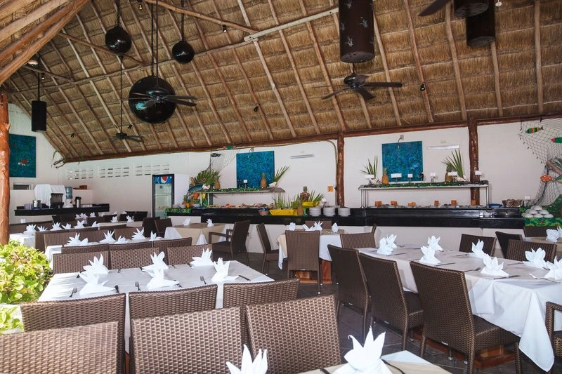 Aquamarina Beach Hotel Cancun