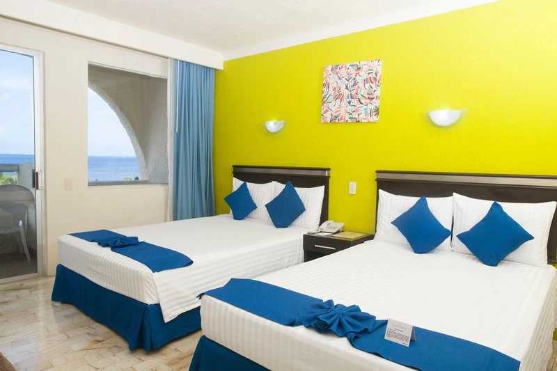 Aquamarina Beach Hotel Cancun