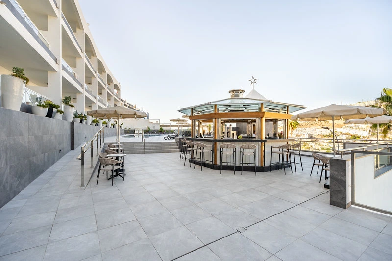 Altair Apartments