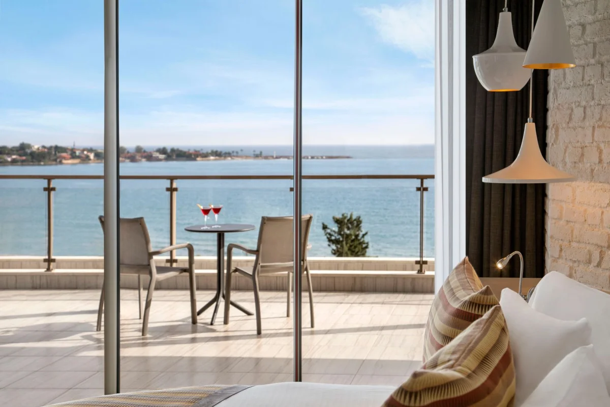 Acanthus Cennet Barut Collection