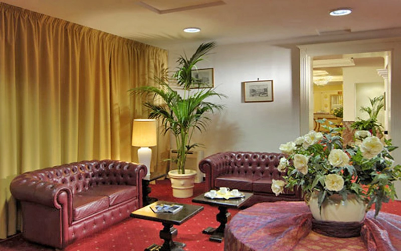 Club House Hotel