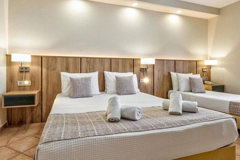 White Olive Premium Laganas