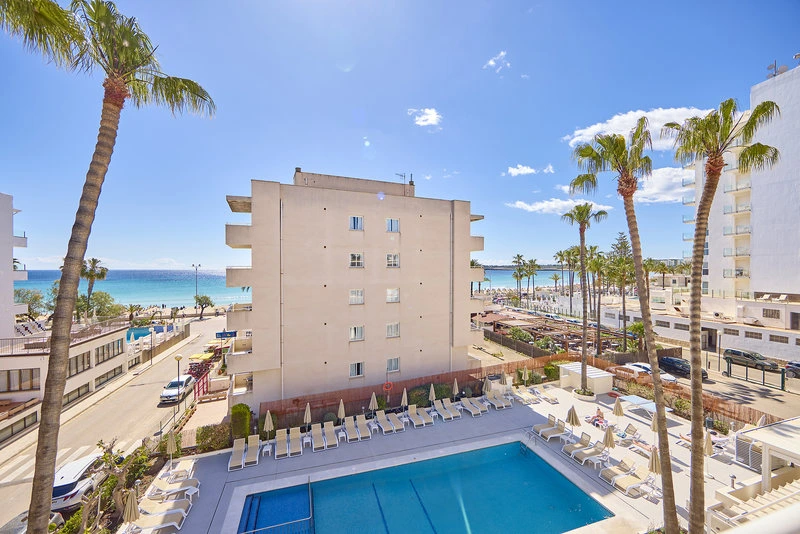 Universal Hotel Bikini